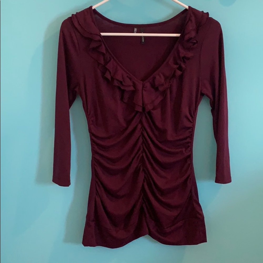 Ruffle v-neck tee